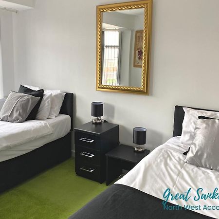 Great Sankey Serviced Accommodation Warrington Exterior photo