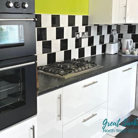 Great Sankey Serviced Accommodation Warrington Exterior photo