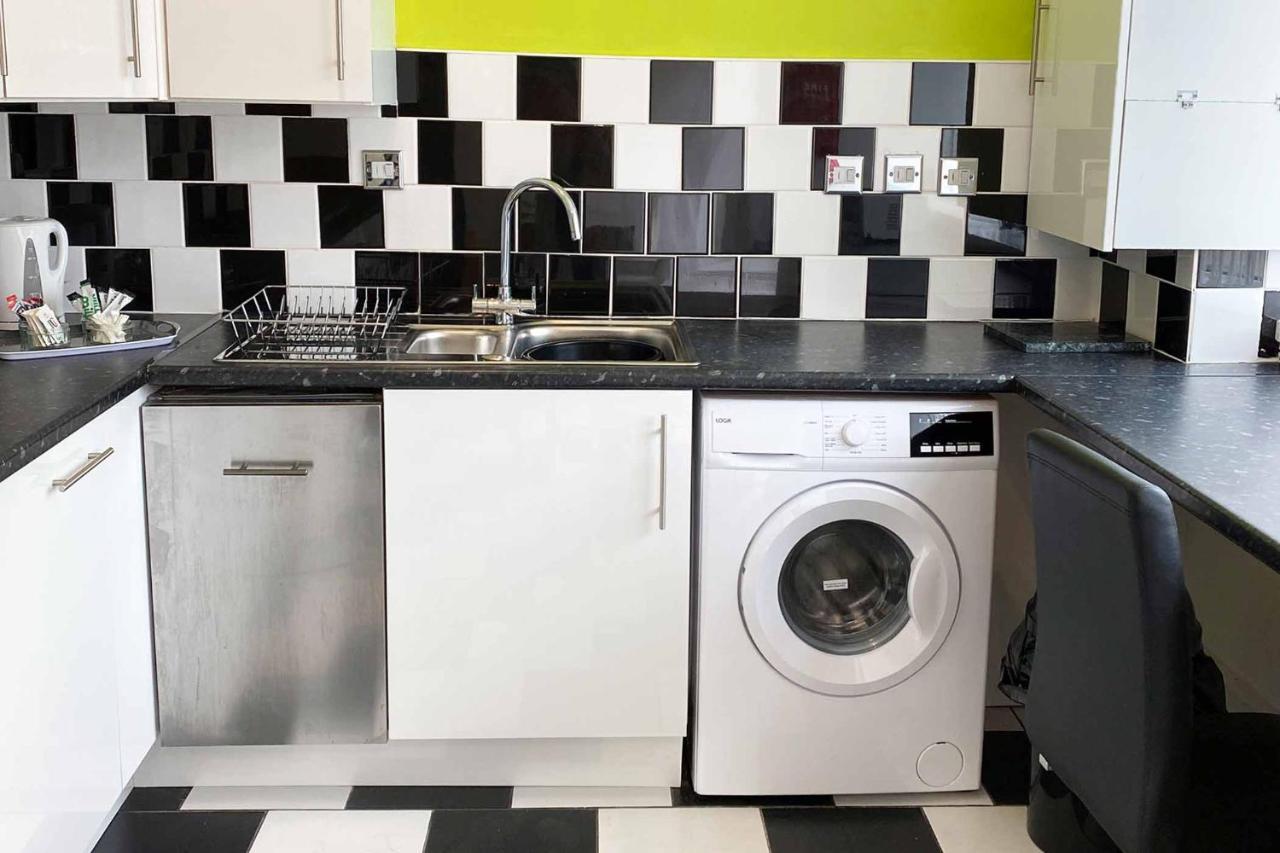 Great Sankey Serviced Accommodation Warrington Exterior photo