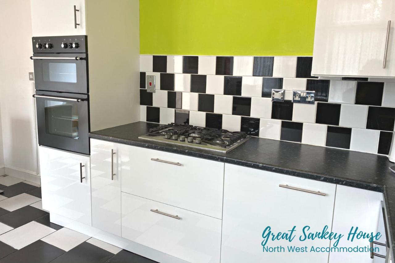 Great Sankey Serviced Accommodation Warrington Exterior photo